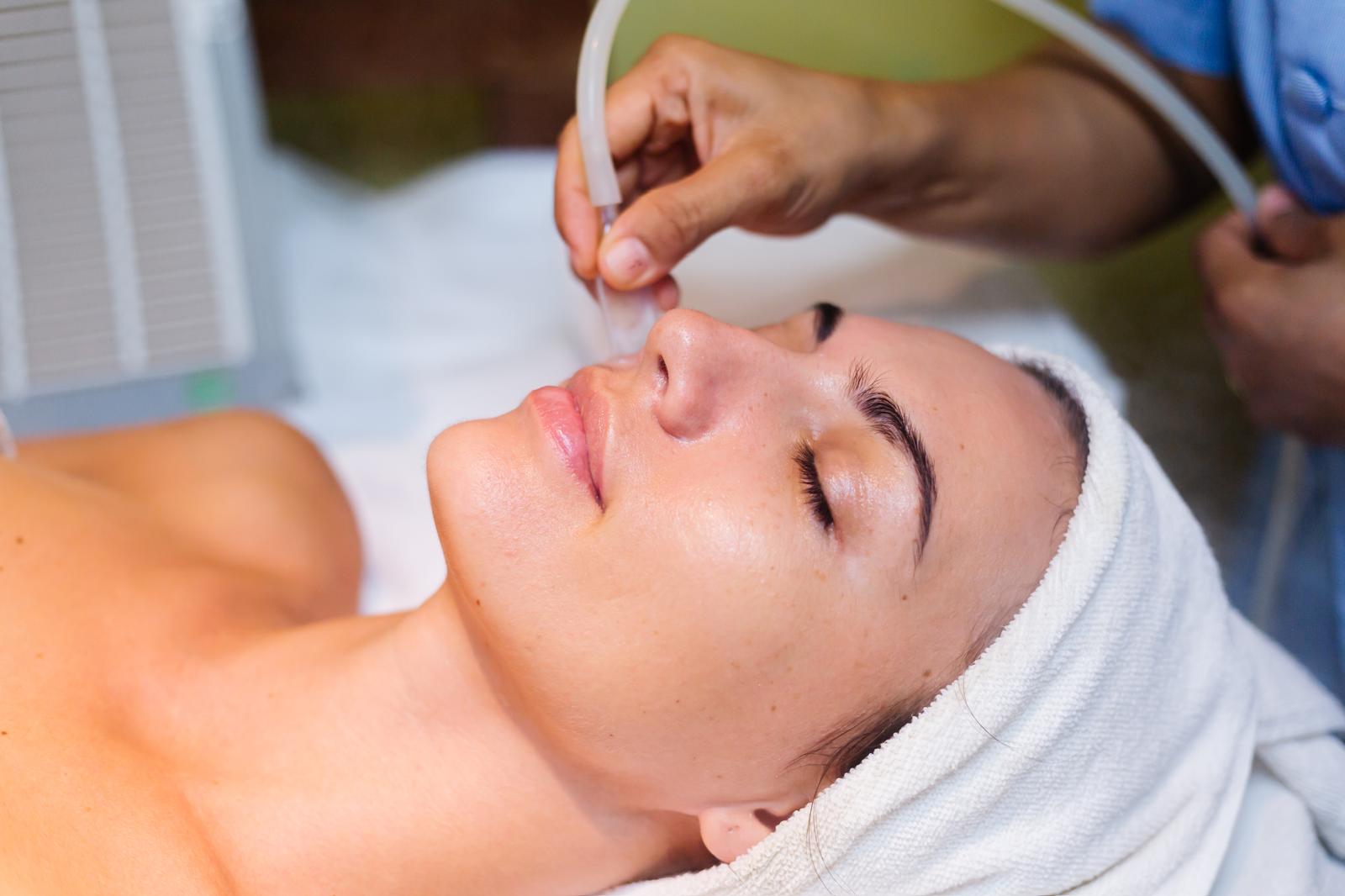 Lifting facial